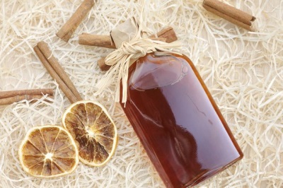 Liquor with honey and cinnamon