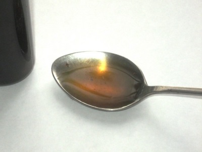 Ekstrakt crnog oraha uzima se po pola čajne žličice razrijeđen s vodom.