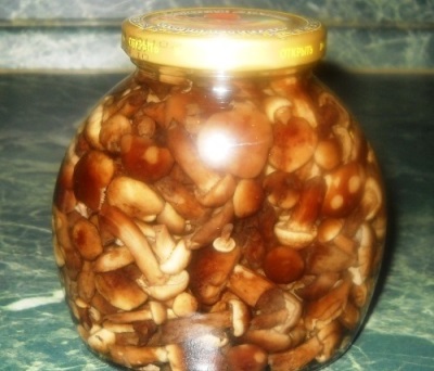 Pickled mushrooms in a fast way